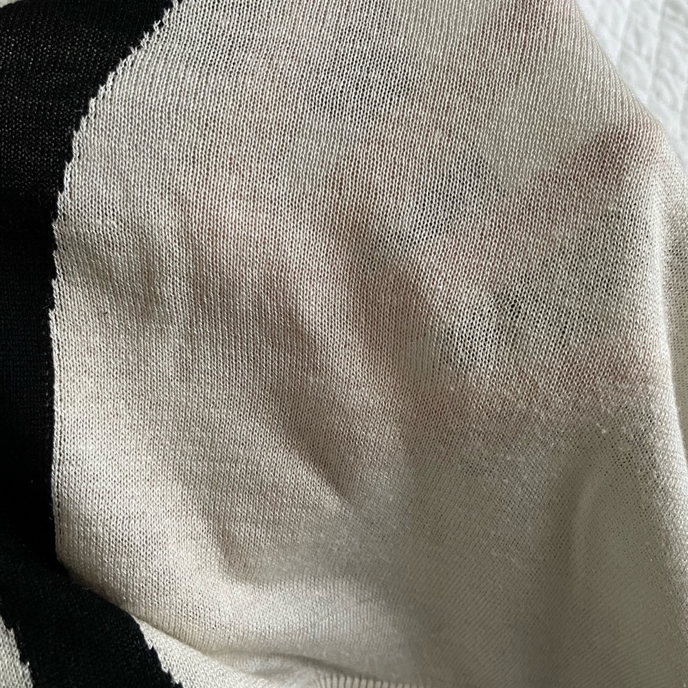 DKNY short sleeve silk and cashmere sweater size L - Picture 9 of 9